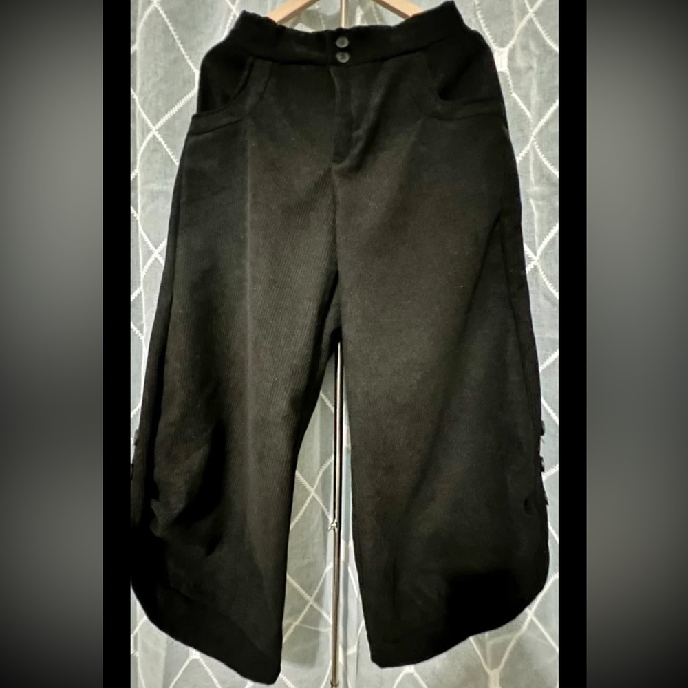 NEW Women’s ChouYatou Black Corduroy Pants with accents - Large